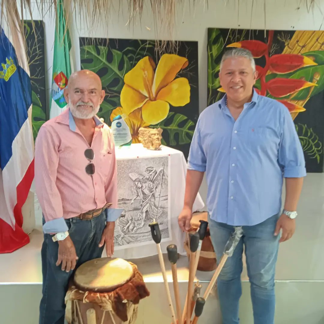 Davidtoscanom's tweet photo. Hablar de Rafín es contar la historia de Tolú a través del arte. Un amante del mar, la belleza de la mujer y la religión en sus diversas manifestaciones.
Gracias Rafín por haber nacido aquí, en nuestro #Tolú
#JuntosPodemos
#DavidToscano
@mincultura https://t.co/ZZcm8njwIE