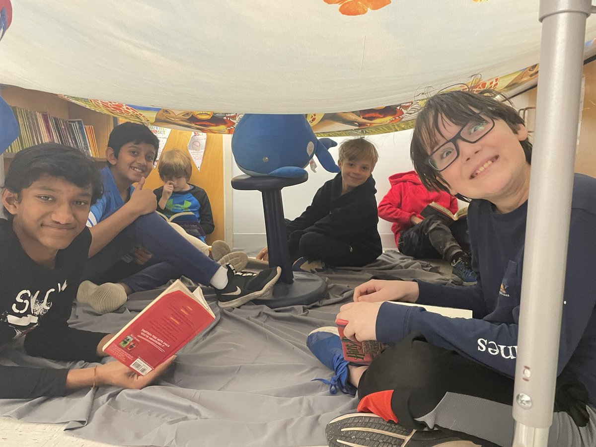 mtkbeachlover's tweet photo. Great way to spend a rainy Friday. Students created tents for independent reading! #wiltonwayct @WPSCMSocial https://t.co/4ocVgBmyfR