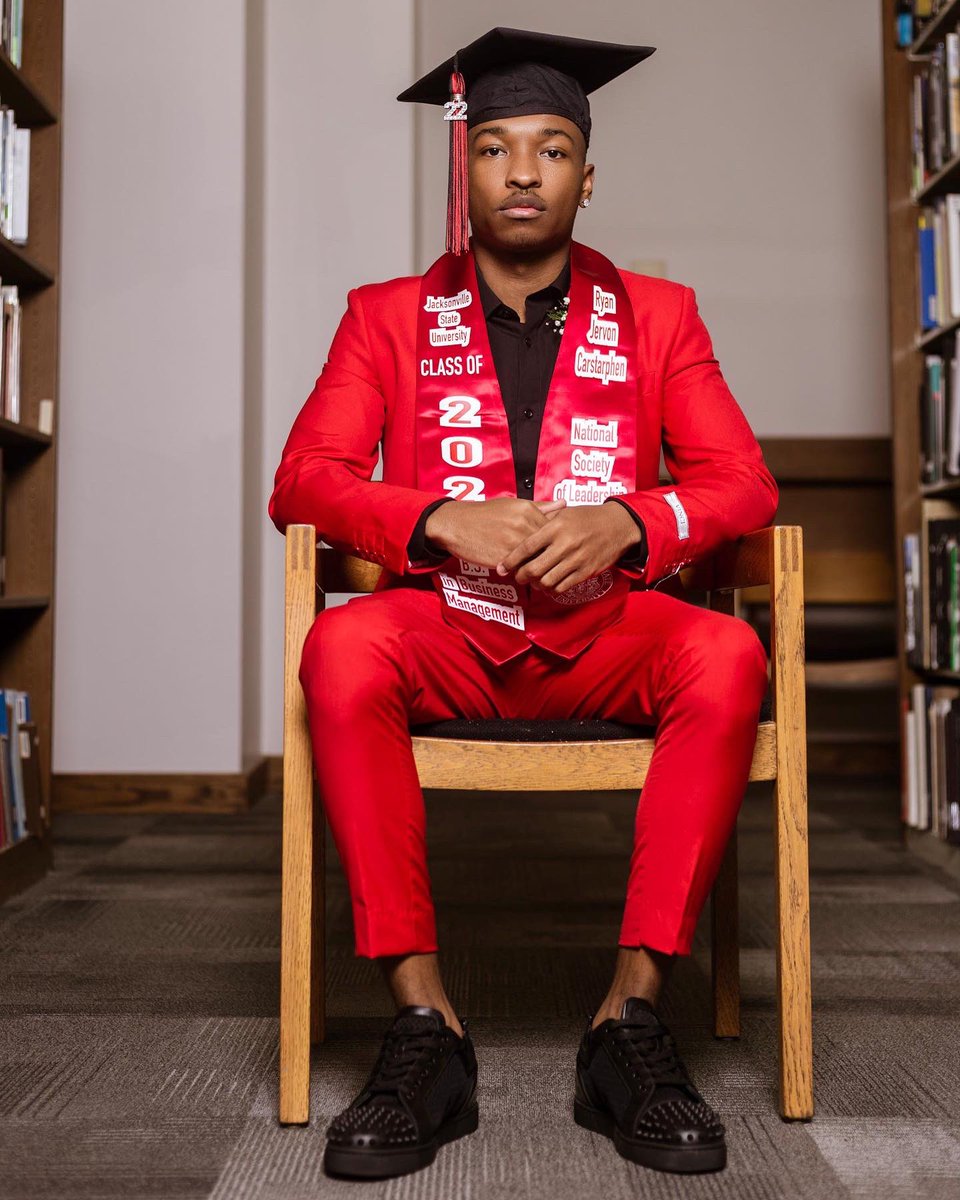 Ceo_Ryann's tweet photo. B.S. in Business Management ✅
Magna Cum Laude📚
Economic Dev. Certification📉
National Society of Leadership and Success 🪜
Full Time Job Secured🎒 https://t.co/qfQPdXYxYq