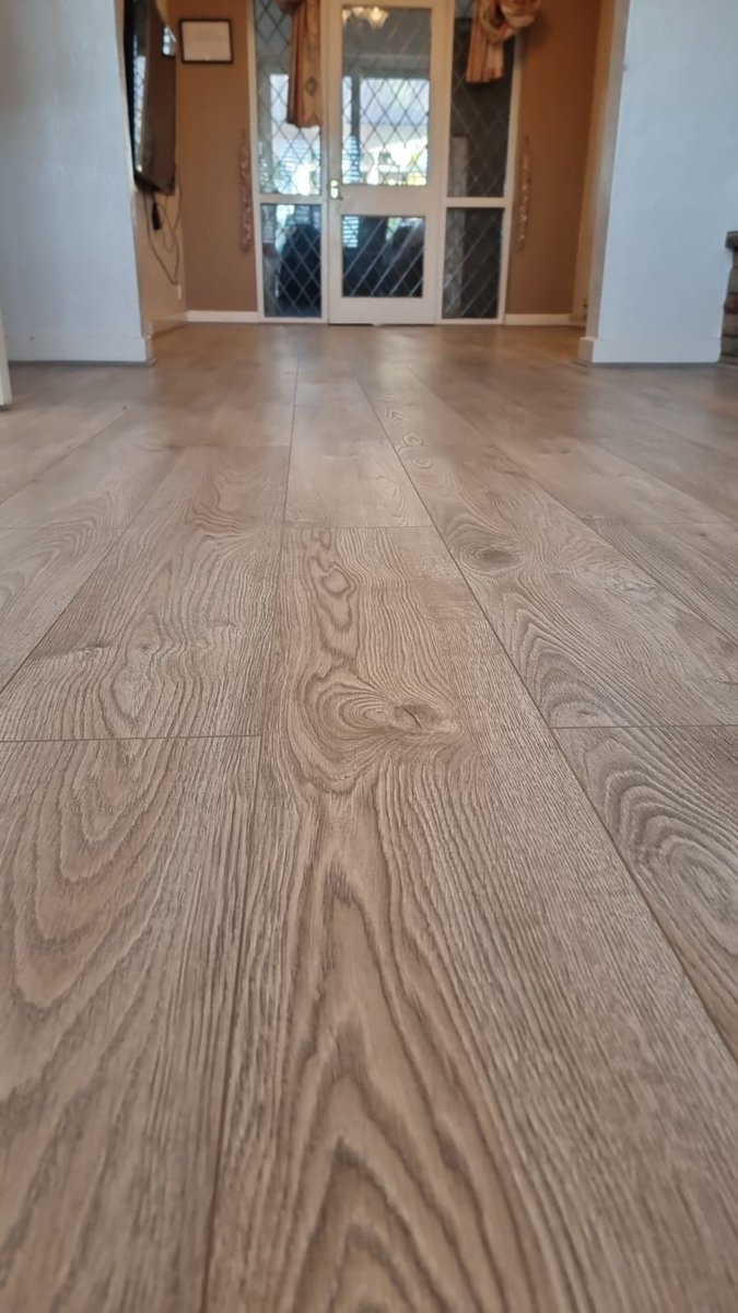 More beautiful laminate flooring installed in a home this week.🏠 

✅ Rated 5* Excellent On Trustpilot (630+) Reviews
🗓 Now taking bookings for January.

If you'd like the "Lazy" treatment, then why not contact us via DM today!🐼