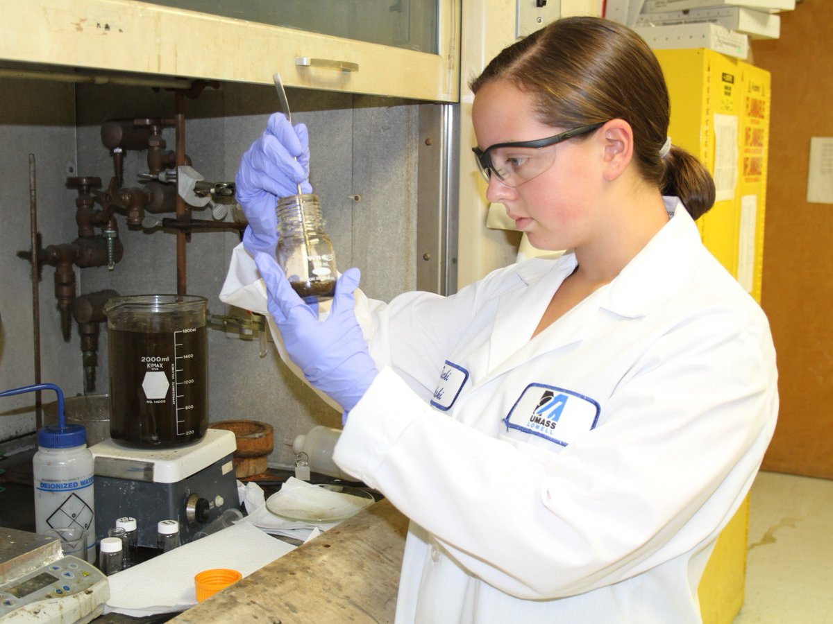 Are you a post-bacc or grad student interested in the most current and cutting-edge modernization priorities of the DoD? AEOP offers fellowships across STEM fields. Learn more and apply at bit.ly/3uFHdyW