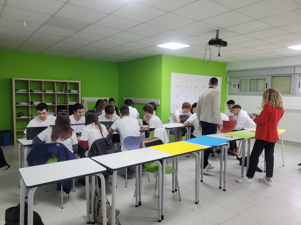 LFontenebro's tweet photo. 🚩 RETO 2030 🚩
Esta mañana, nuestros alumnos de Bachillerato han vuelto a implicarse en el Reto 2030 de la Universidad Europea
Para acceder a la grabación presentación haz click en este enlace ⬇️🔗
https://t.co/ERP9io0P6D
#reto2030 https://t.co/zSGTZmtkZj