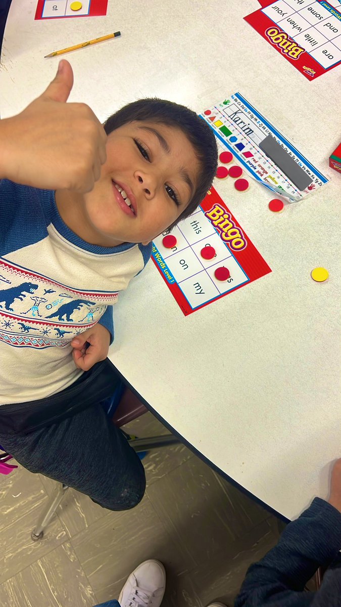 MissMusto29's tweet photo. Sight word bingo to end the week! 🔴✏️ https://t.co/DZv2yWf2L9