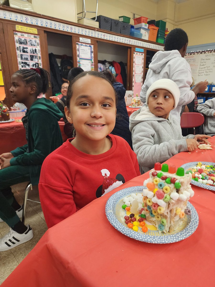 LCBcec31's tweet photo. Great Morning Power Session at P.S.19 led by Principal Cartagena Perez and AP Banks. TGIF at 19 is bringing the Holiday cheer to life in education. Thank you so much for having me! #elevateD31 #BetterTogether  #SIBOD31 https://t.co/Ff57kSSbwV