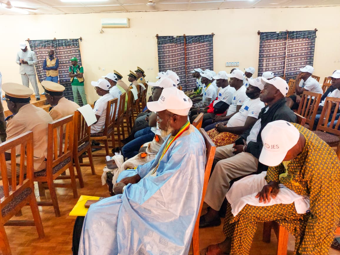 MaliProjes's tweet photo. Le #PROJES a lancé ce jeudi, 15 décembre à San, le début des activités de renforcement des capacités de 24 Commissions Foncières (COFO) des régions de #Ségou et de #San.
Lire plus: https://t.co/6dXWSfdkWx
#𝐀𝐟𝐫𝐢𝐜𝐚𝐓𝐫𝐮𝐬𝐭𝐅𝐮𝐧𝐝 #UE #GIZ #Ségou #Koulikoro #CADP https://t.co/YrHsx59137