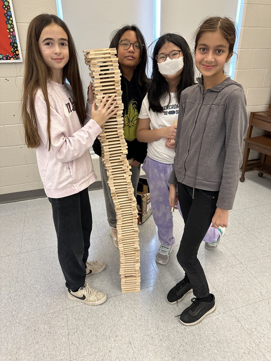 DomenicScuglia's tweet image. Students preparing for their Advent celebrations @stjuliabilliart . Staff providing maker space activities that children are loving. Thank you Principal Loiero and staff for a beautiful morning. Blessings for Christmas to your community 🙏🏼🙏🏼❤️❤️