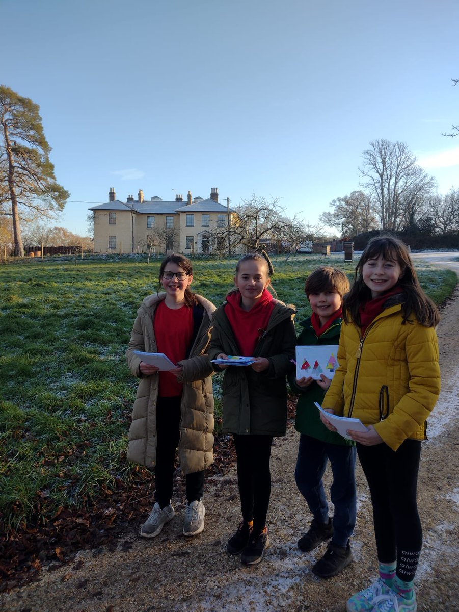 Our house captains were out and about in Beaulieu Village today delivering cards and Christmas cheer to our neighbours, cards made on behalf of the school by Oak class🎄⭐️
