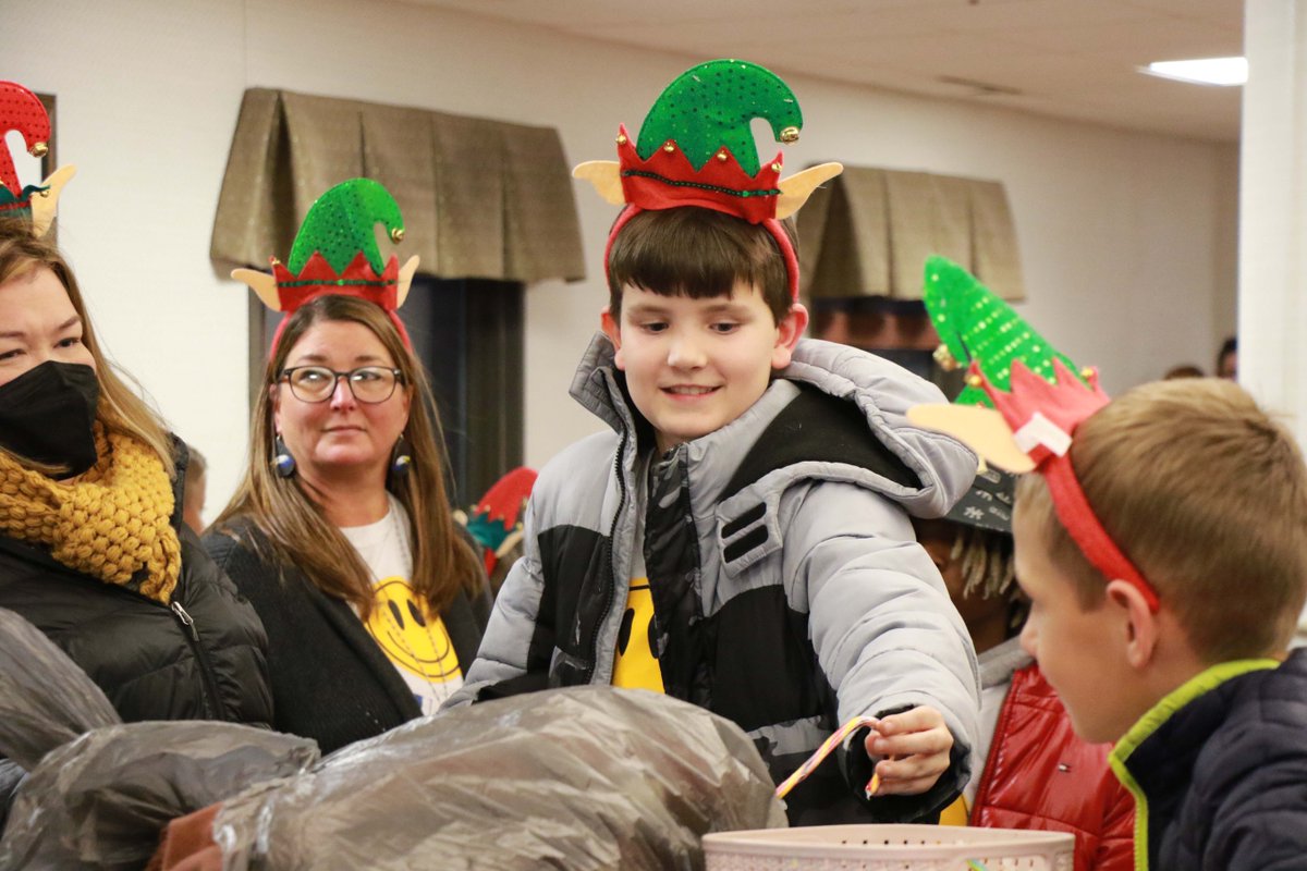 ISDSchools's tweet photo. Student Council at Glendale Elementary collected donations for the residents of The Groves! See the pride on student faces and the joy in the eyes of the residents as students handed out cozy blankets, hats, scarves, coloring books and more. #isdstrong https://t.co/OvT2QT5bd4