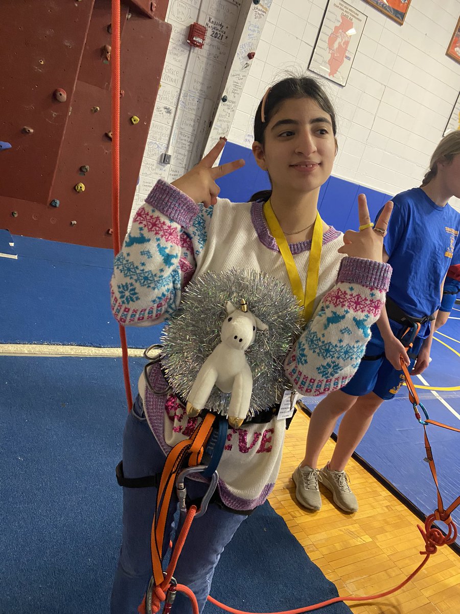 Janineneno's tweet photo. Rock climbing and balancing activities is PEOPEL @SandburgHS @SandburgPE @DSmithCSHS #FAVORITEUNIT https://t.co/h5EAwn2oYs