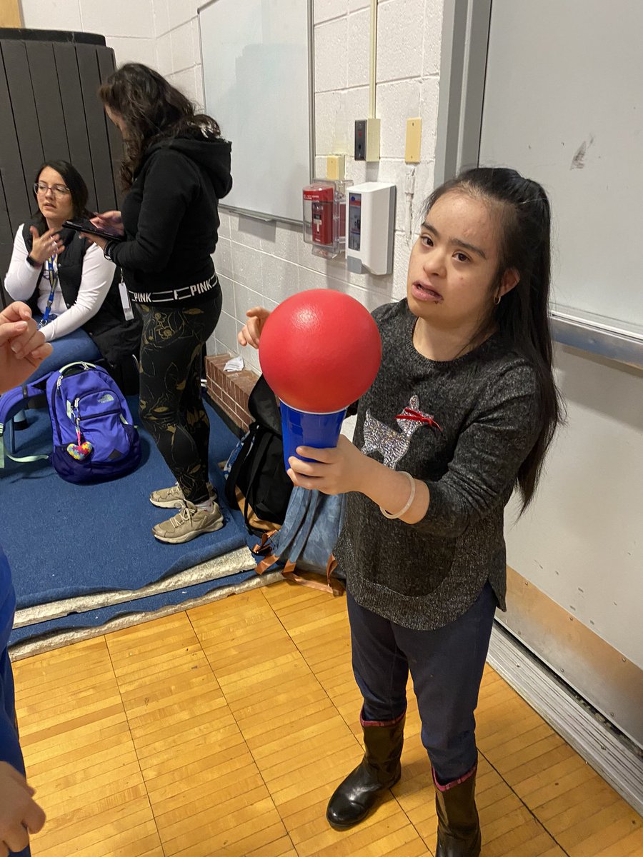 Janineneno's tweet photo. Rock climbing and balancing activities is PEOPEL @SandburgHS @SandburgPE @DSmithCSHS #FAVORITEUNIT https://t.co/h5EAwn2oYs