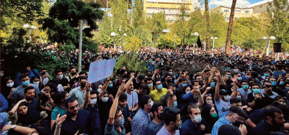 UniPadova's tweet photo. 🗣 Attends the Dec. 20 at Polo Beato Pellegrino (room 3) the meeting to hear the stories of some the Iranian students of #DISLL Department #Unipd on the situation of repression that their country is experiencing.
> https://t.co/RZQpzbIkqS https://t.co/YpRWVV6mcA