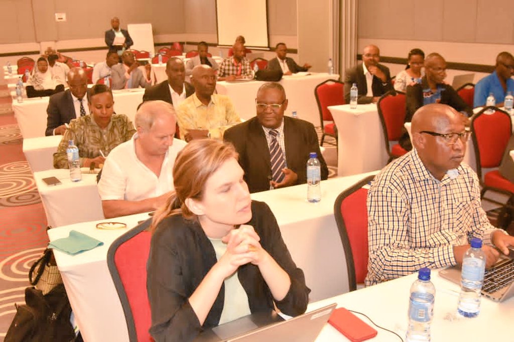 RTNBurundi's tweet photo. Cette réunion de redynamisation du Groupe Sectoriel Agriculture et Développement rural(#GSADR) est très bénéfique pour le pays étant donné ce groupe constitue un cadre de coordination et d’échange permettant une synergie pour plus d’impacts dans leurs interventions. https://t.co/T06ngsQGWg
