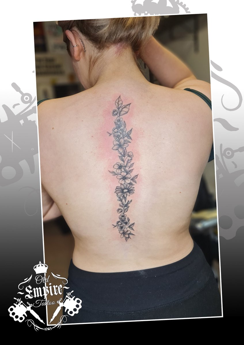 Beautiful floral design down our client's spine 🖤 💐 #spinetattoo #floraltattoo #girlswithink #oldempiretattoo #salfordoriginal #littlehulton #manchester #tattoodesigns #inkideas #inklife #tattooideas #welovetattoos #tattoodesign #femaltattooartist