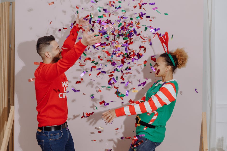 drtrembush1's tweet photo. Fun Fact Friday: Ugly Christmas sweaters became a "thing" in the 1980's. Then in the '90s a man from Vancouver threw a party as a fund-raiser for his cancer-ridden friend.  Now ugly holiday sweater parties are a big thing.  Now you know.  #UglyChristmasSweaterDay https://t.co/xsCIKDQxVz