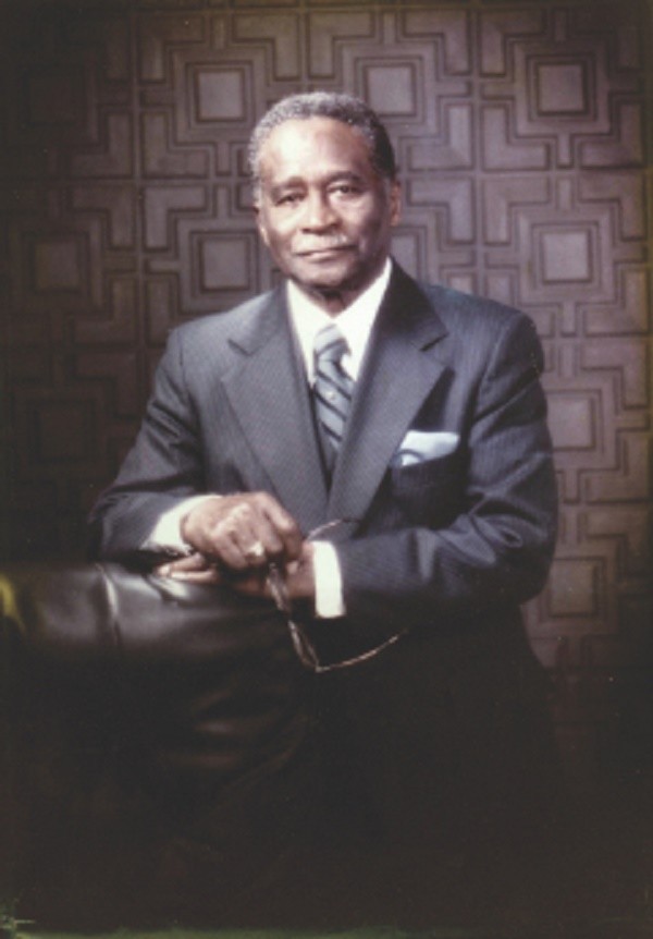 On this day, in 1966, Arthur Shores dies at the age of 92.  He represented Autherine Lucy in a landmark case that ultimately granted her admission into the all-white University of Alabama.  
Thanks to ala-lawyers.org/arthur-d-shore… #naacp #naacpsandiego #naacpsdremembers