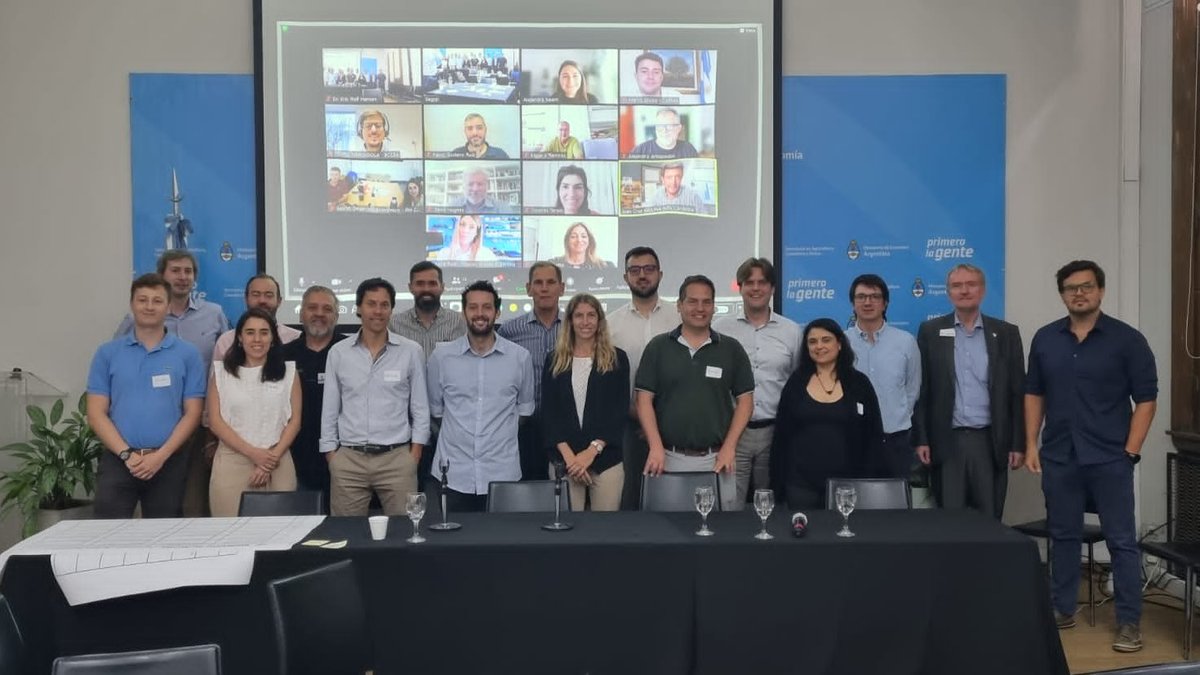CienciaSantaFe's tweet photo. 🇩🇪🇦🇷 Participamos de la reunión en el marco del proyecto "Diálogo Argentino-Alemán sobre Innovaciones Agropecuarias Sustentables".
El objetivo fue continuar trabajando en una visión común nacional del ecosistema de innovación AgTech y dar continuidad a los talleres provinciales. https://t.co/wWWoJQlIWp