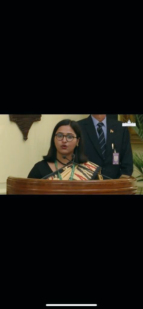 PunjVasumana's tweet photo. One of the most memorable day of the ISS Training , when our batch called upon the Hon. President of India. Being the anchor of the event was a matter of immense honour and privilege for me! #ISSTRAINING #ISS https://t.co/n7ZRTxltDt
