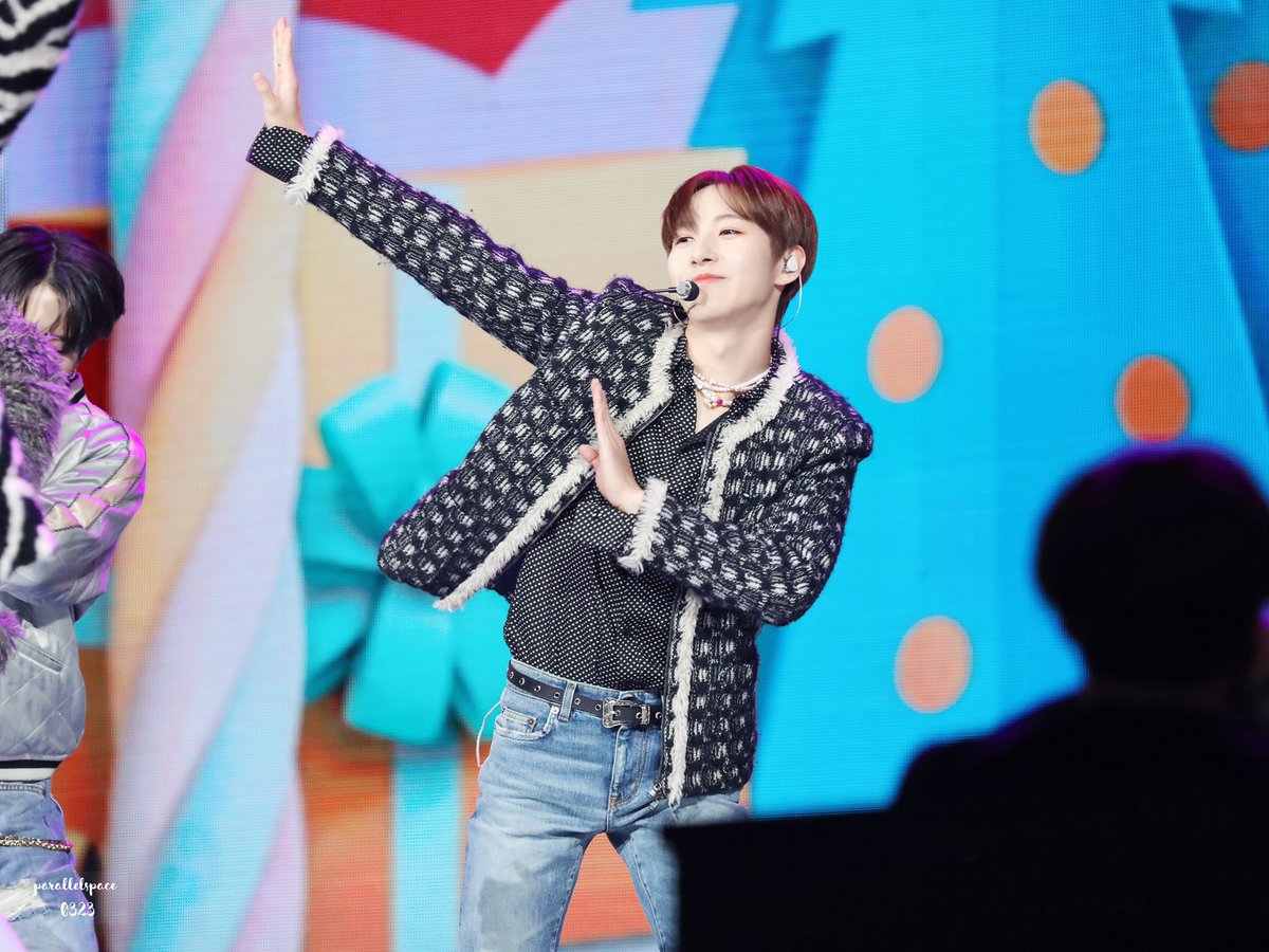 pasp0323's tweet photo. 221216 KBS 가요대축제

#NCT_DREAM #RENJUN #런쥔 https://t.co/B24ubhXrQL