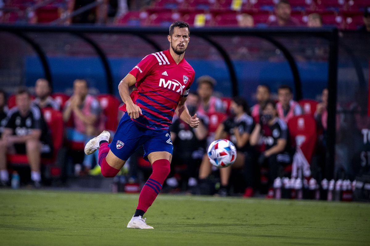 BREAKING: Toronto FC have reached an agreement with free agent defender Matt Hedges, per sources.

Hedges, 32, had spent entire career with FC Dallas, where he is the club's all-time appearance leader. Hedges joins as significant signing to improve TFC's defense.
