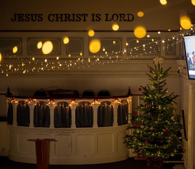 This weekend is full of #carols and #Christmas fun!

🍊 TOMORROW is our Family Christingle at 3.30 pm

🎶 SUNDAY is Family Carols at 10.30 am and Carols by Candlelight at 6.00 pm

We'd love to see you there! More info at widcombebaptist.org/christmas