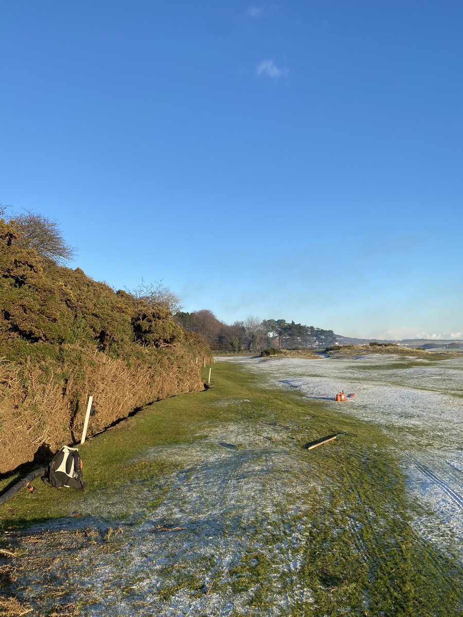 Leven_links's tweet photo. The weather may have halted the golf this week, but it still has been a productive week with various jobs around the course.
#RoughManagement
#GorseManagement
#H&STraining
#ShedMaintenance
#LevenLinks https://t.co/vSefjAR6Wv