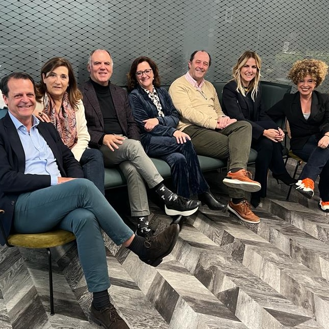 Imposible recoger tantas risas en una foto pero se hace lo que se puede  <a href="/lvplt/">L Vidal de la Peña</a> <a href="/CoriaGema/">Gema Coria</a> <a href="/codicemontse/">montserrat peña</a> <a href="/joaquinfberjano/">Joaquin Fdez. Berjano 🇪🇸</a>