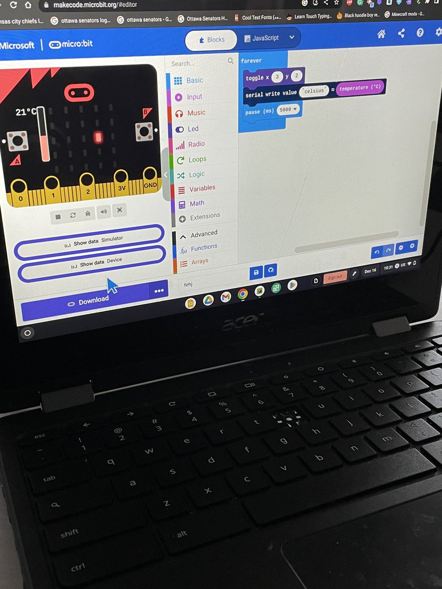 missjohnstone16's tweet photo. Casual Snow day at @HolyTrinityOCSB 
7/8 students are Coding microbits to measure temperature inside and outside using different methods to keep it warm! @microbit_edu #ocsbScience #ocsbCodes https://t.co/AdedZF1GlJ