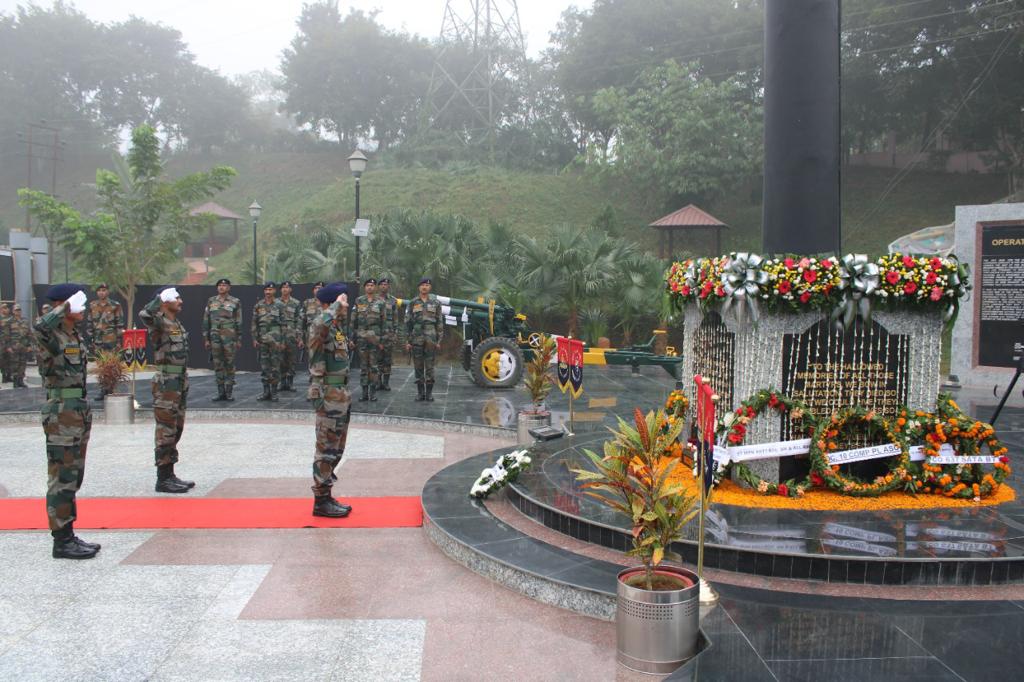 Spearcorps's tweet photo. #VijayDiwas
Wreath Laying ceremony was organised by #RedShieldGunners @SpearCorps at Albert Ekka War Memorial, Agartala to pay homage to the Brave Hearts of 1971 War who made the supreme sacrifice. 1971 war veterans & Other dignitaries laid the wreath
@adgpi
@easterncomd https://t.co/tpP0rf9zK9