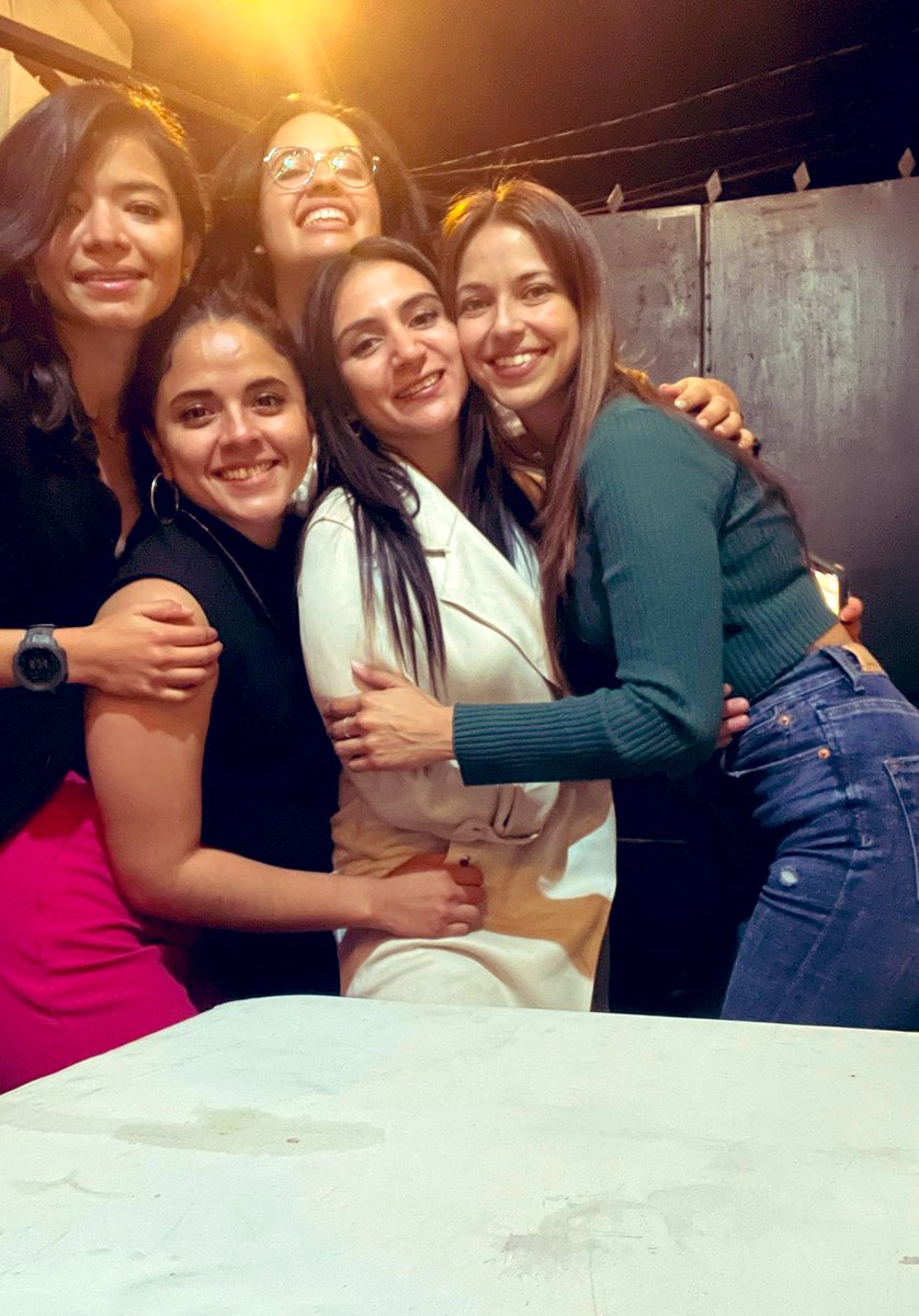 luigiDonis's tweet photo. -Aquí y ahora- no están todas pero que rico es tener personas que te acompañen sin importar qué https://t.co/sgxylDiv8D