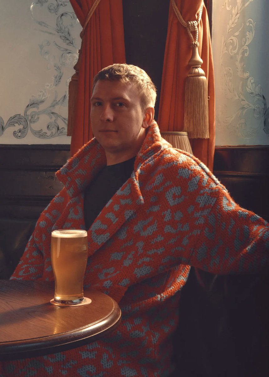 Here's my profile of <a href="/joelycett/">Joe Lycett</a> for <a href="/nytimes/">The New York Times</a>. One of my favourite stories I've written this year, featuring a Spice Girl and an MP :) nytimes.com/2022/12/16/art…