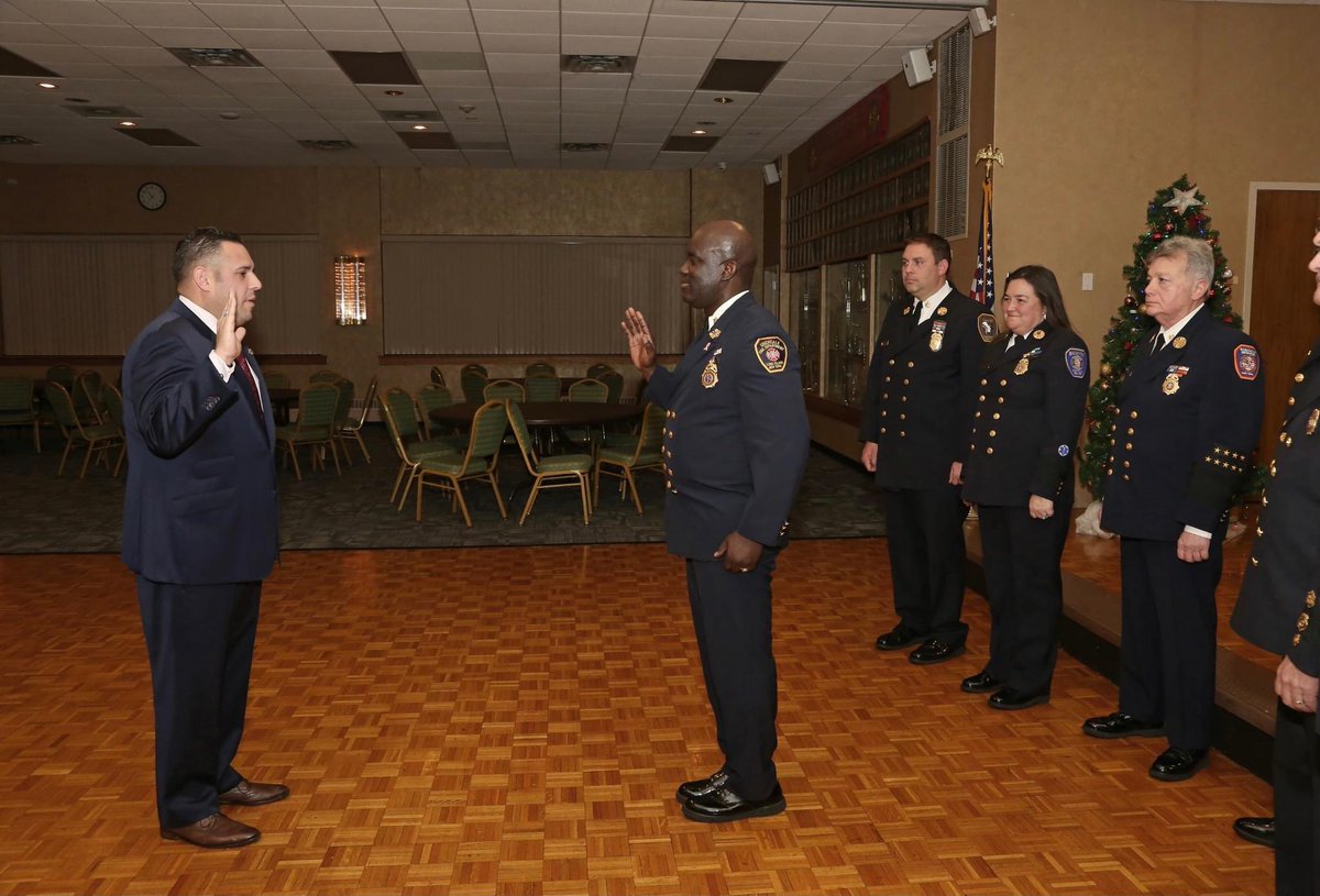 ANTHONYDESPO's tweet image. An honor to bestow the oath of office to my good friend, Jean Laurent as President of the Fire Chiefs Council of Nassau County.

A former Chief of the Uniondale FD, I know Jean will be an advocate for all the #frontline leaders in #NY04

Congrats to you &amp;amp; board! Stay safe.