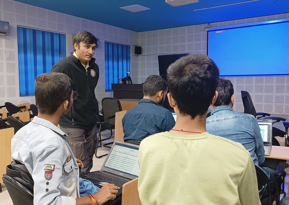 GDGRaipur's tweet photo. Session II was marked with a touch of  Infrastructure as Code by @DSdatsme , highlighting the process and purpose of Cloud🚀

Titled : "Automating GCP Infrastructure with IaC"

#DevFestRaipur https://t.co/t10qj676SD