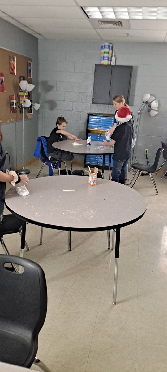 EmilyCathey's tweet photo. Fluffy slime for the win! #fmsteach https://t.co/Jzi89EFeFe
