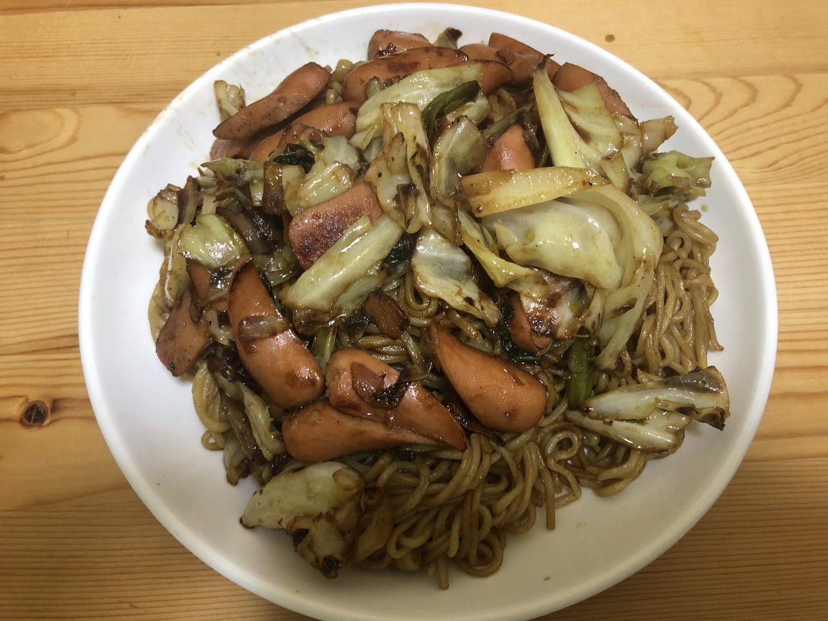 お疲れ様です🤗 しごおわ帰宅完了しております👍 今日の夕飯は焼きそばを作りました😋 明日も宜しくお願い致します🙇‍♂️