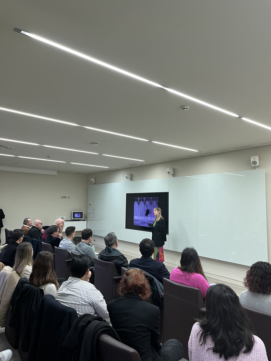 mpxa's tweet photo. 🎉Primer pitching superado !
👉🏼Los alumnos de Producción Ejecutiva del #mpxa presentaron hoy sus proyectos ante reconocidos profesionales del audiovisual nacional e internacional. https://t.co/ZORPhvf25y