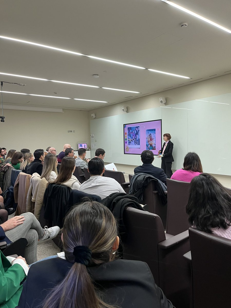 mpxa's tweet photo. 🎉Primer pitching superado !
👉🏼Los alumnos de Producción Ejecutiva del #mpxa presentaron hoy sus proyectos ante reconocidos profesionales del audiovisual nacional e internacional. https://t.co/ZORPhvf25y