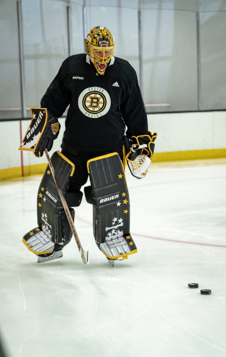 How’s he look, <a href="/ByronDafoe34/">Byron Dafoe</a> and <a href="/andy_moog35/">andy moog</a>?