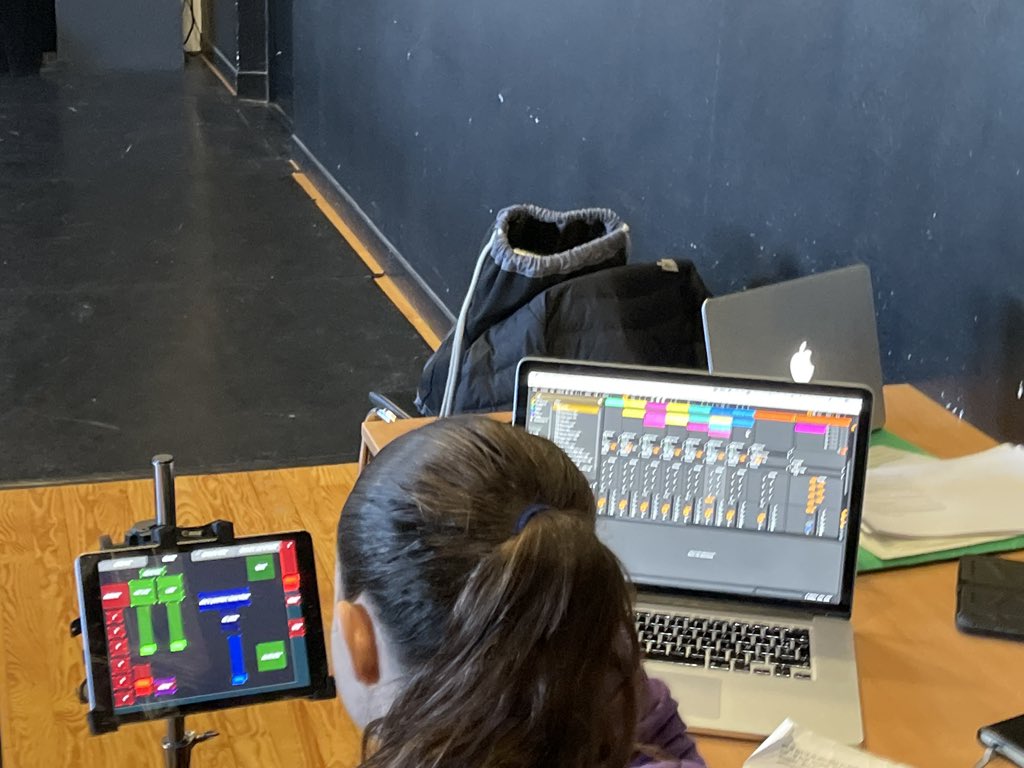 CHAT clg A. Theuriet : des premiers pas sur #Ableton et #TouchOSC prometteurs pour des élèves de tous niveaux investis dans le jeu théâtral et la MAO. #écoleinclusive <a href="/dane_nancy_metz/">DRANE Nancy-Metz</a>  <a href="/daac_nancy_metz/">Sophie Renaudin #EAC #lecture #oral #territoires</a> <a href="/barleduc55000/">Ville de Bar le Duc</a> <a href="/DSDEN55/">DSDEN55</a> <a href="/tdickele/">Thierry DICKELE</a>