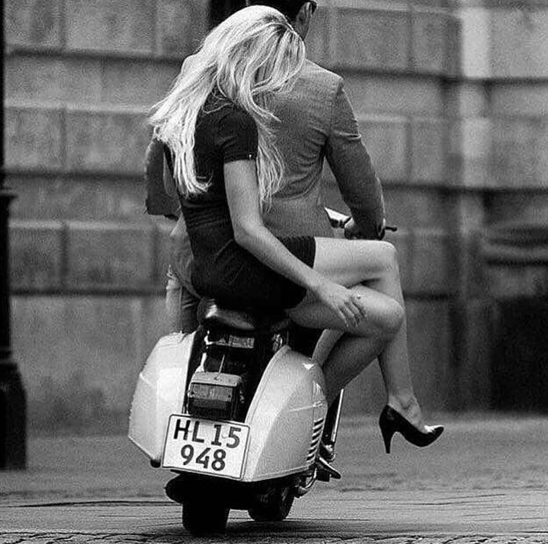 gallopinggourme's tweet photo. Vespa Italia 🇮🇹❤#piaggio #vespa #italianpassion #amore https://t.co/ETy3JifLDc