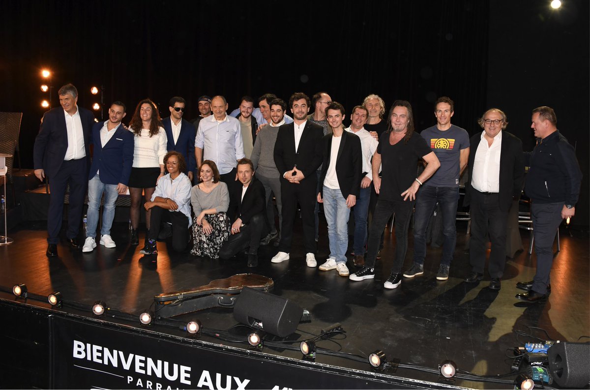 podiio_'s tweet image. En 2021, @podiio_ décrochait le Micro d'or de la catégorie "digital" pour "Onde de choc" 🏆
En 2022, @podiio_ a enregistré le podcast officiel des @microsdor, à écouter prochainement 🎙
Trois jours formidables passés à Morzine !