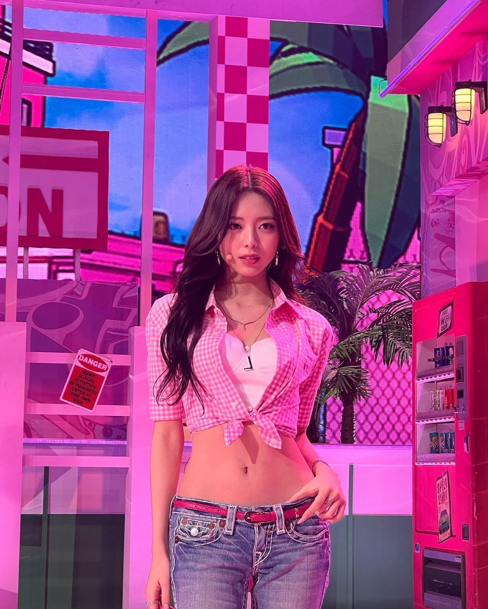 ITZY STAGRAM tweet media