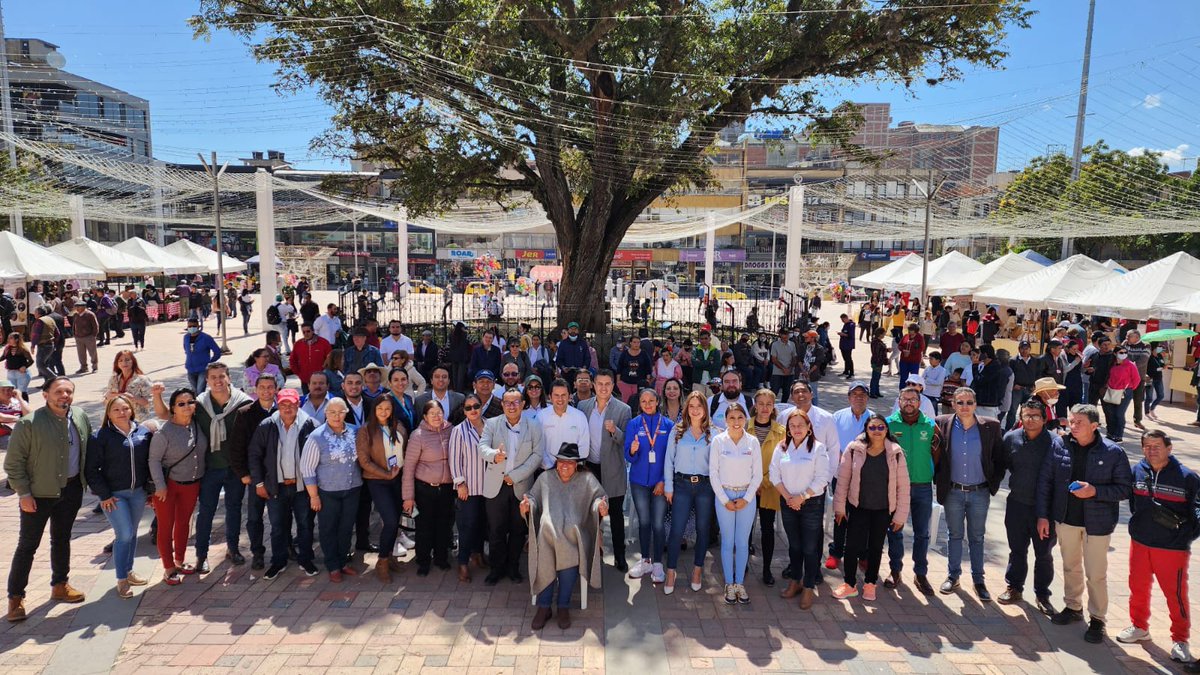#Hoy con la presencia de nuestro sub director nacional  <a href="/ronaltorres31/">Ronal Alfonso Torres Torres</a>, el  <a href="/SENAComunica/">SENA</a>, la <a href="/DIANColombia/">DIANColombia</a>, <a href="/invimacolombia/">Invima</a> y el <a href="/ICBFColombia/">Bienestar Familiar | ICBF</a>,  entre otras entidades, instalamos la mesa #Boyacá de Compras Públicas Locales, un aporte fundamental para el desarrollo de la #región