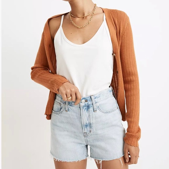 CastAwayClose's tweet photo. So good I had to share! Check out all the items I'm loving on @Poshmarkapp from @lexiesluxeloft #poshmark #fashion #style #shopmycloset #pilyq #jbrand #madewell: https://t.co/fKoww8LnjV https://t.co/x4weffK0zu