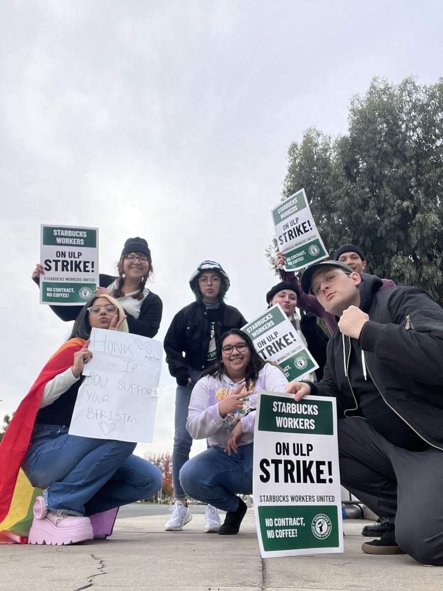 CANDLEWOOD & LAKEWOOD IS SHUT THE FUCK DOWN 

#DoubleDownStrike #NoContractNoGiftCards #YoureAMeanOneSchultz #UnionBustingIsBullying #ShortStaffingEqualsVentiWaitTimes #NoContractNoCoffee
#NoContractNoGiftcard