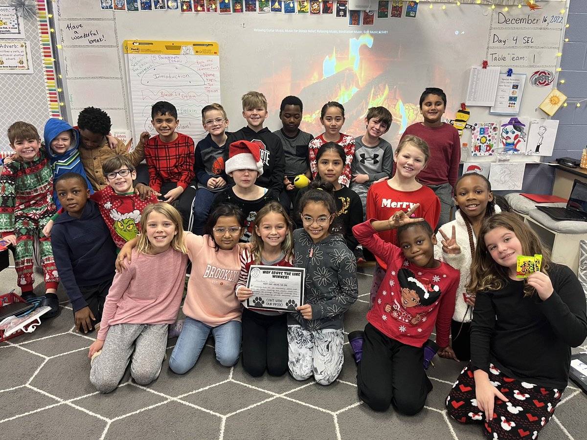 MrsOliver27's tweet photo. I’m so proud of this wonderful class! They were “Way Above the Line” winners for being respectful &amp; polite. Today they earned a 2nd treat delivered by a🎄and 🎅They made amazing growth on their reading MAP test on Wednesday too- They’re on🔥 this week! #cheetahpride #WEareLakota https://t.co/z9Bpg3BDG2