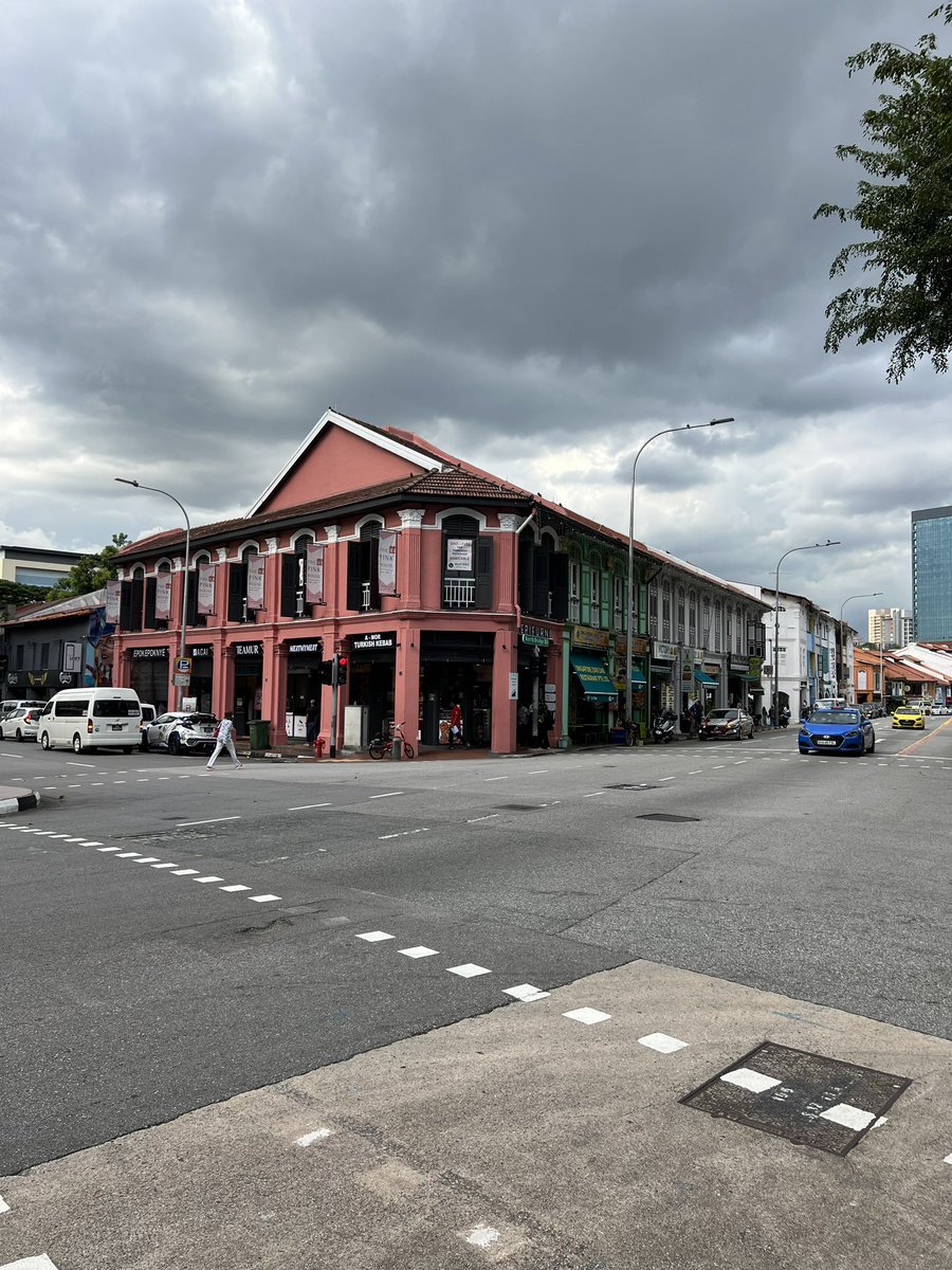 Sharaff__'s tweet photo. Singapore 🇸🇬
Do you want to see more from my travels.
#visitsingapore #singapore🇸🇬#instatravel #traveler #travelgram #travelphotography #travelvlogger #travelvloggers #singapore #asiatravel #amazingasia #skyscraper #cityscape #citiesoftheworld #welltravelled #amazingplaces https://t.co/mxXvmRu3hQ