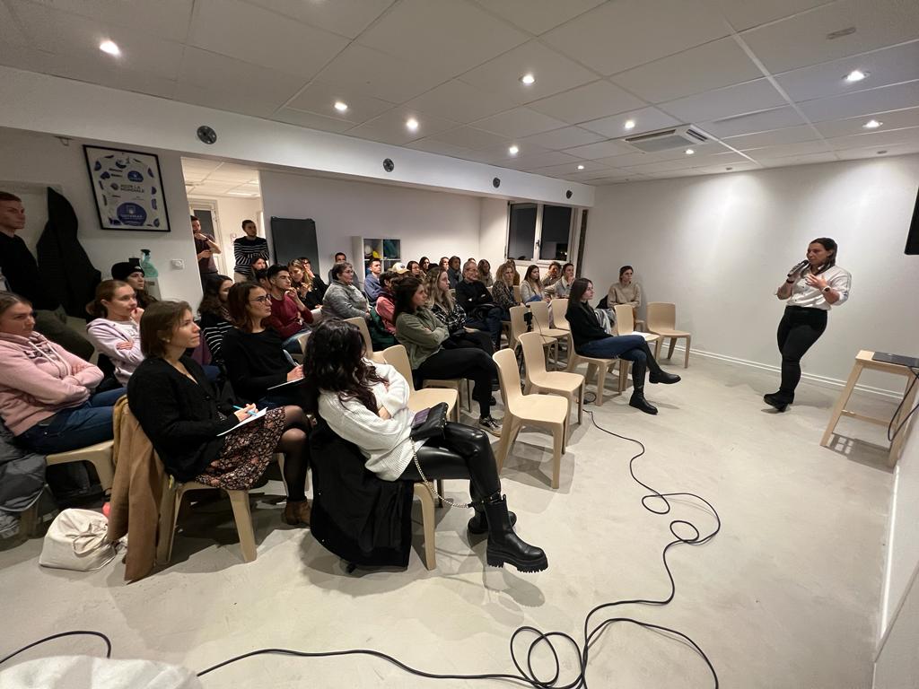 Manon Dauvergne tweet media