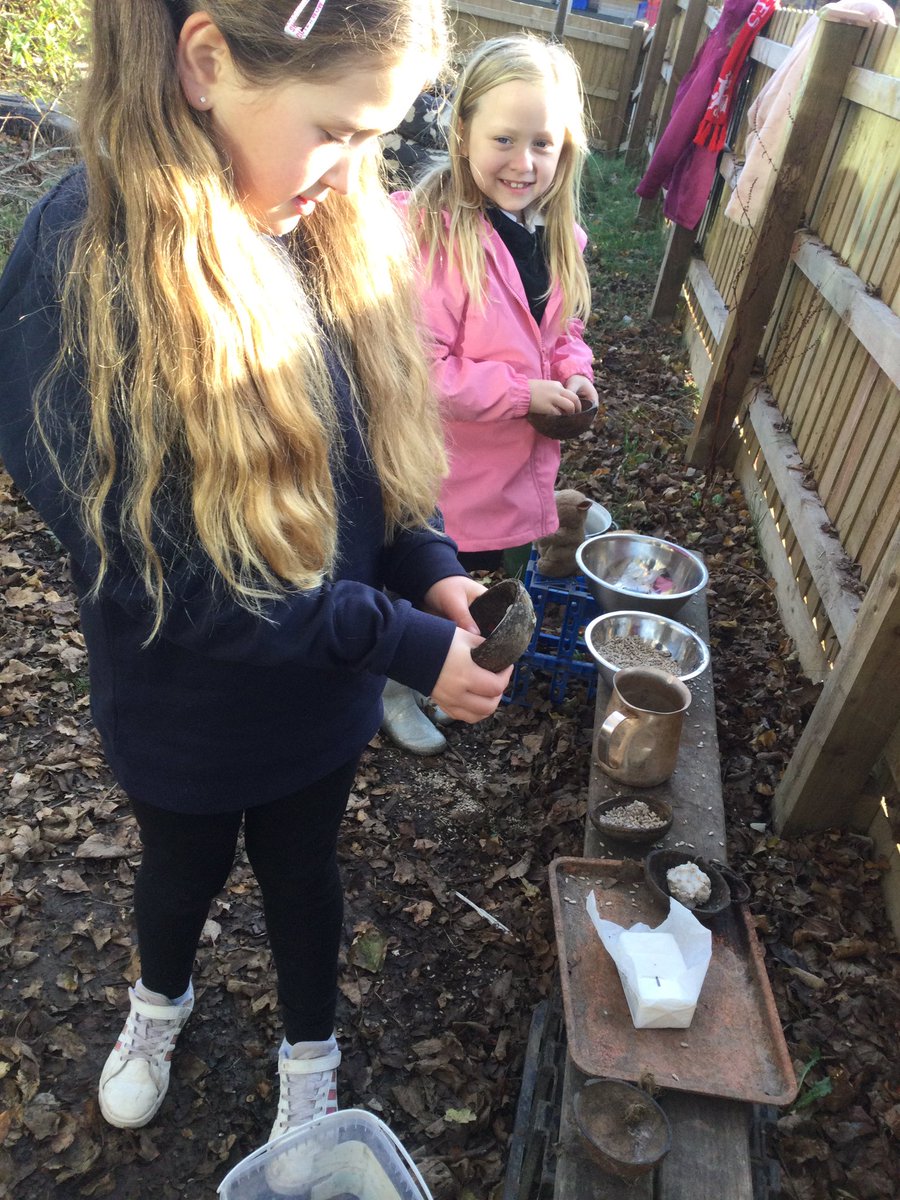 ysgolyddraig's tweet photo. #yydcoch have loved our Forest School sessions with @walkinthewild1 this term. Thank you for a fantastic time #wellbeing https://t.co/hh44AV191j
