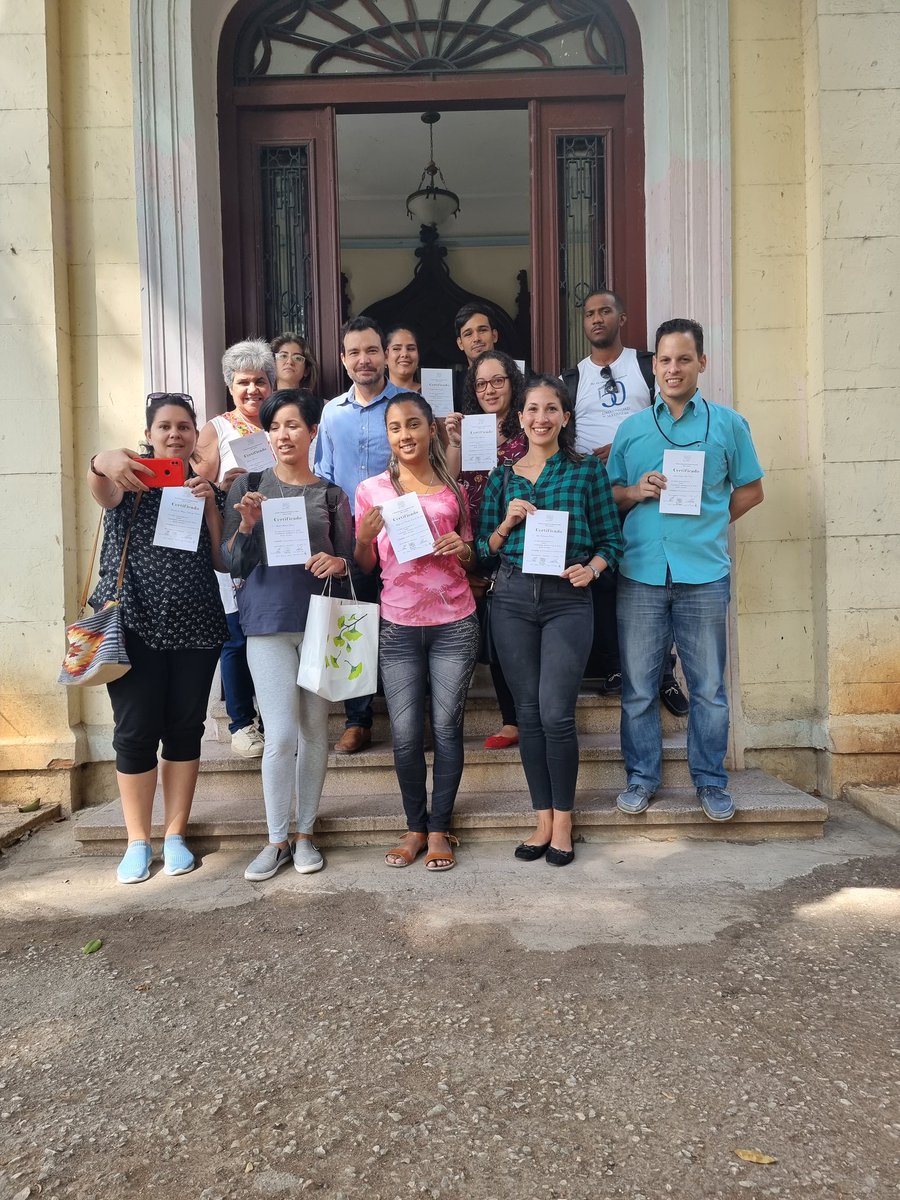 DayronAvello (@dayronavello) on Twitter photo #CubaInformatiza 🤩 ¡Impartiendo curso de #AnálisisDeRedesSociales en el <a href="/Instituto_ipjm/">Instituto Internacional de Periodismo</a> !
👏 Muchas gracias por darme la oportunidad de compartir el conocimiento
👏 #CIEnTodasPartes #FCOMEsCasa #OrgulloUH <a href="/dptocicuba/">DptoCICuba</a> <a href="/fcomUH/">Fac. Comunicación UH</a> <a href="/UdeLaHabana/">Universidad de La Habana</a> #CubaInformatiza 🤩 ¡Impartiendo curso de #AnálisisDeRedesSociales en el <a href="/Instituto_ipjm/">Instituto Internacional de Periodismo</a> !
👏 Muchas gracias por darme la oportunidad de compartir el conocimiento
👏 #CIEnTodasPartes #FCOMEsCasa #OrgulloUH <a href="/dptocicuba/">DptoCICuba</a> <a href="/fcomUH/">Fac. Comunicación UH</a> <a href="/UdeLaHabana/">Universidad de La Habana</a>