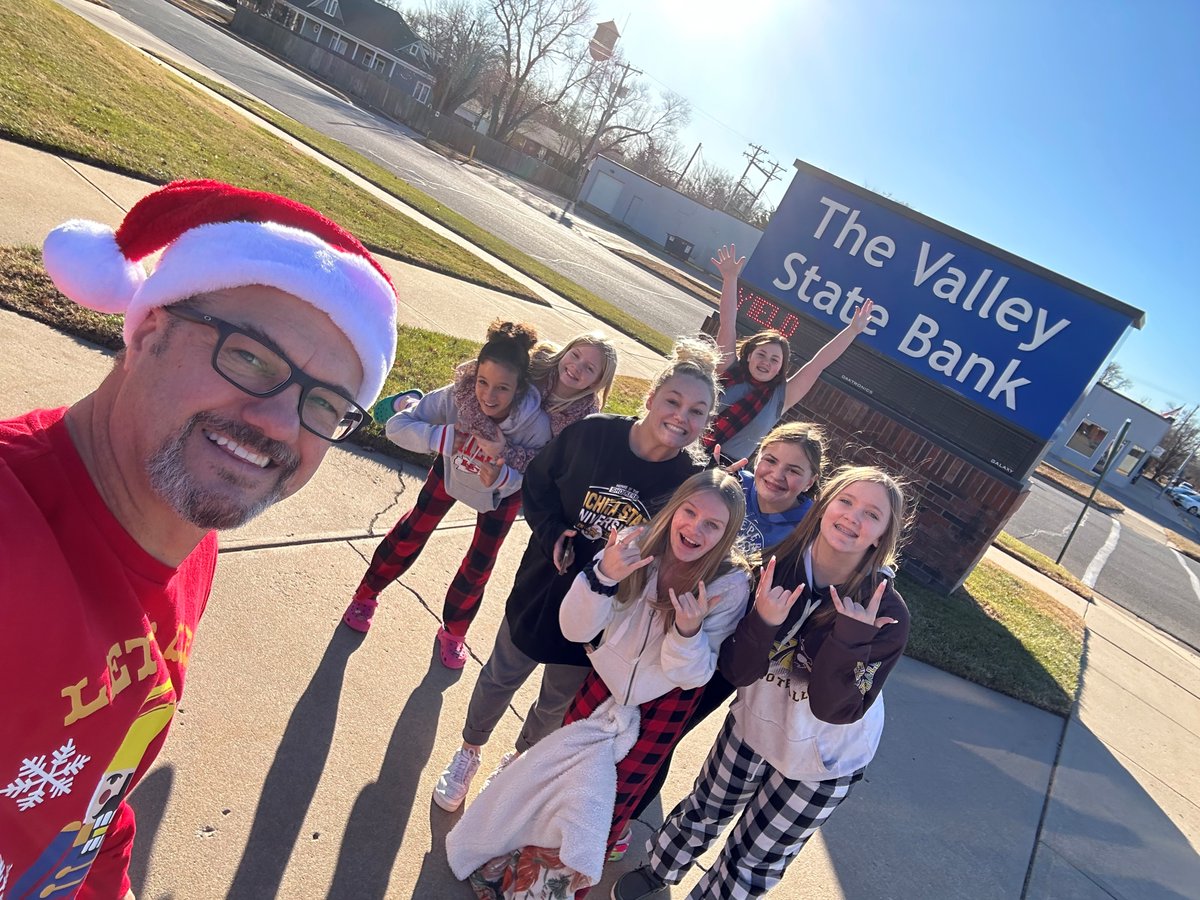 Special thanks to the <a href="/USD357/">USD 357</a> BPMS cheerleaders for spreading Christmas cheer at our Belle Plaine office! Principal <a href="/GodwinDragons/">⛳️Josh Godwin💛🤎</a> may have also started a dance party..."Jingle Bank Rock!"